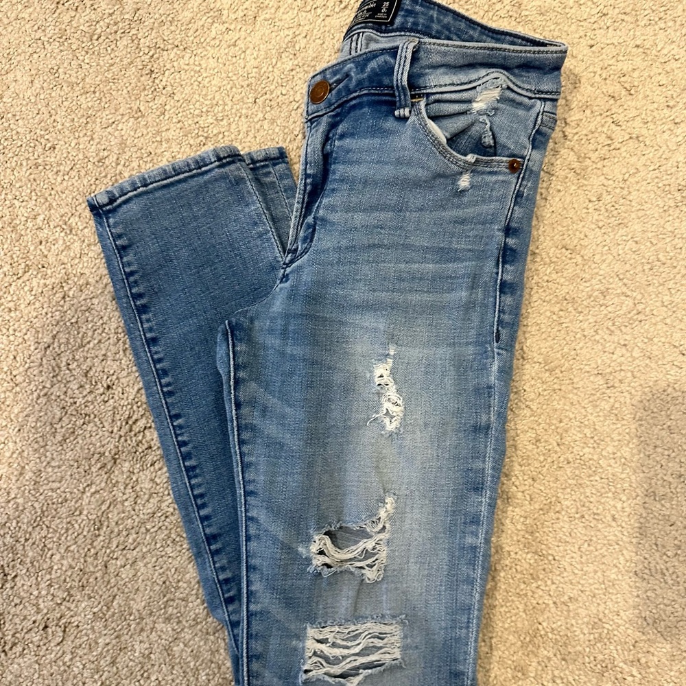 Abercrombie & Fitch Ripped Jeans